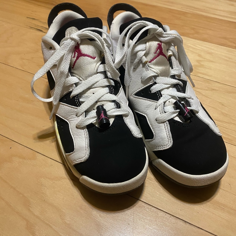 Jordan 6 Retro Low Fuchsia Flash Oreos